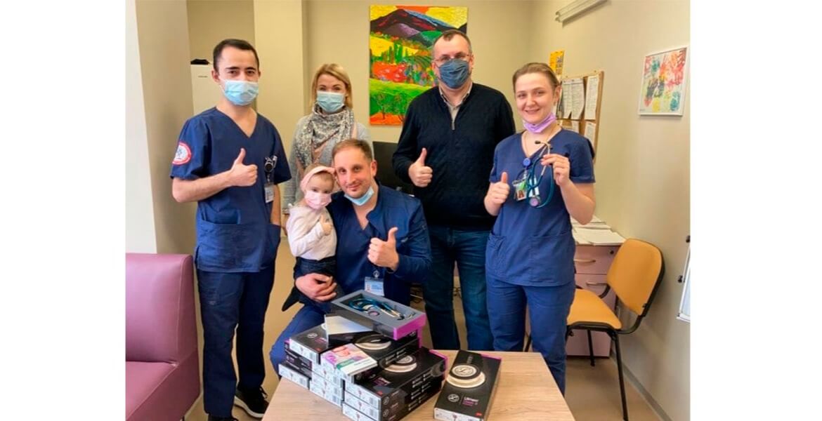 Чужих дітей не буває! «Охматдит» отримав стетоскопи від ЦПФ «Хемотека»