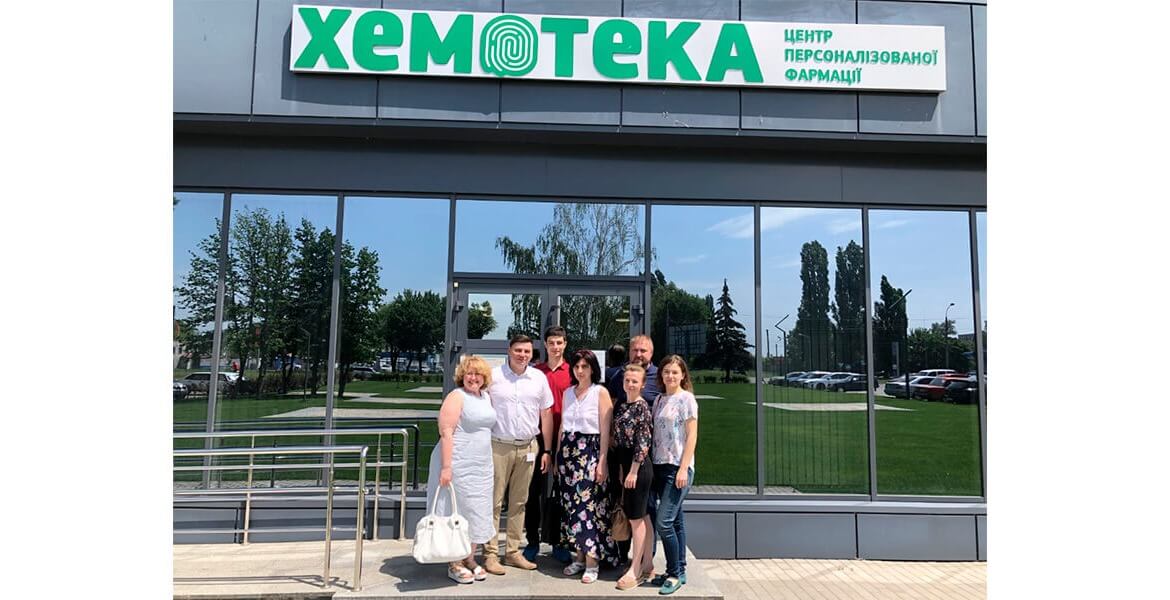 Делегация врачей из онкоцентра TomoClinic посетила «Хемотеку»